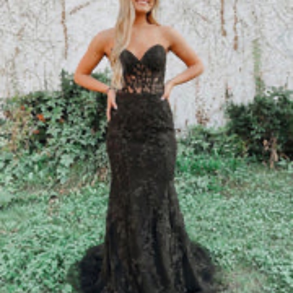 Black Laced prom Dress